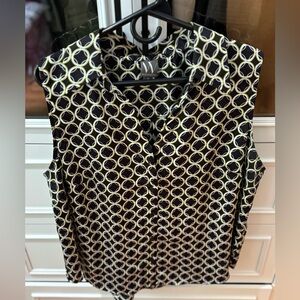 Worthington Black and White Sleeveless Blouse with Green Accents